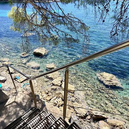 Cap-ferrat Waterfront Villa-private Sea Access Villa *