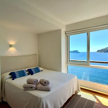 Cap-ferrat Waterfront Villa-private Sea Access Villa
