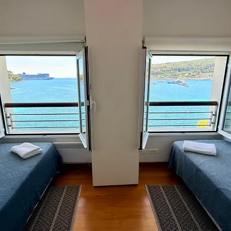 Villa Cap-ferrat Waterfront Villa-private Sea Access *